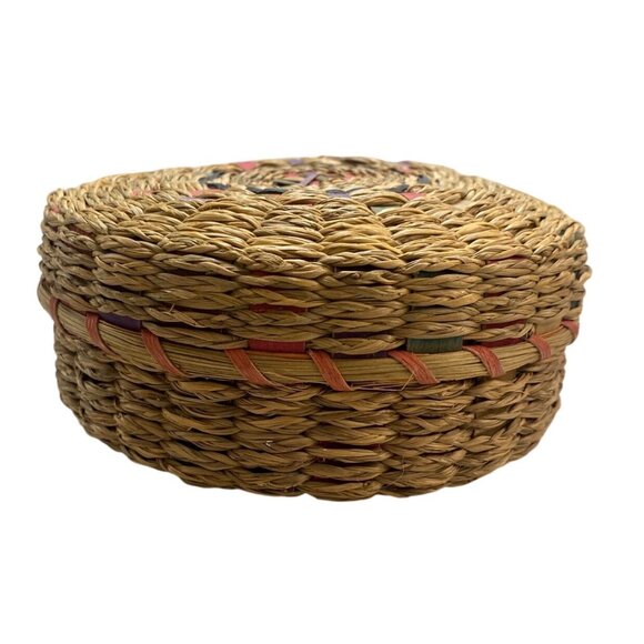 Vintage Woven Natural Straw Basket With Lid - Picture 5 of 5